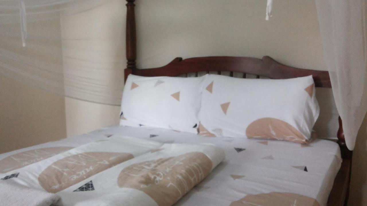 Rock Shadow Hotel Koboko Εξωτερικό φωτογραφία